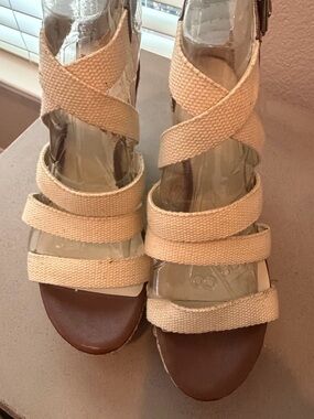 Like New never worn Nine West Cream Woven Strappy Wedge Sandals